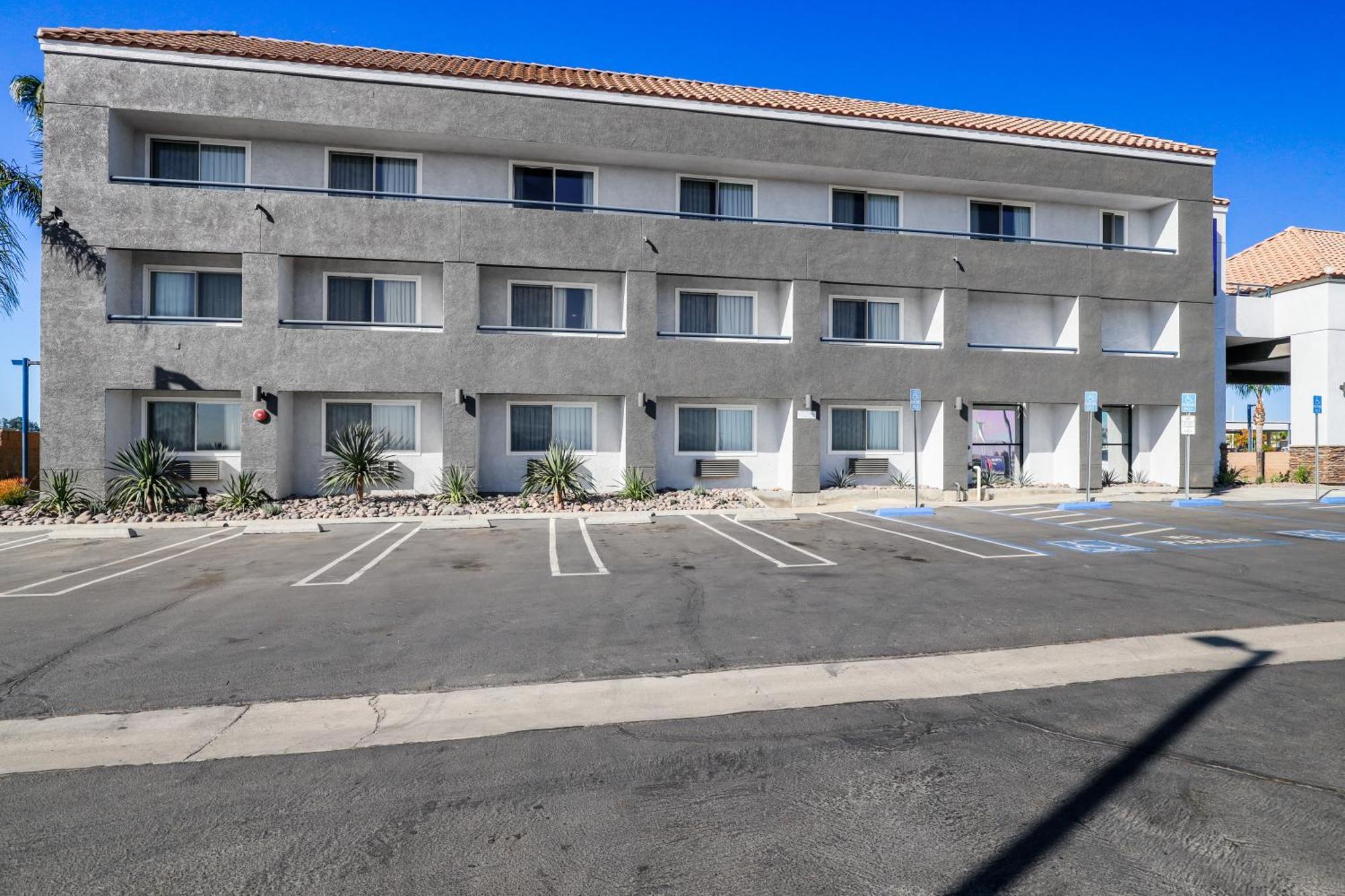 Studio 6 Suites Perris, Ca Extérieur photo